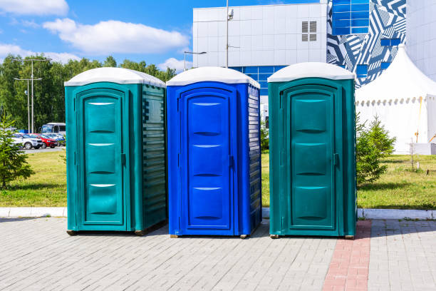 Types of Portable Toilets We Offer in Linn, MO